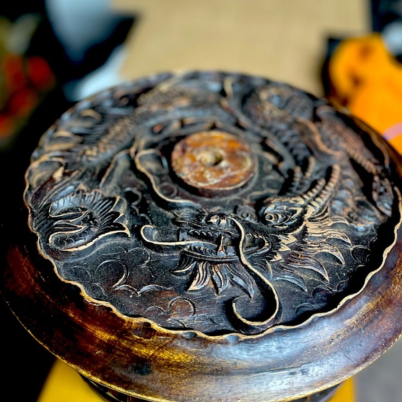 Hand carved Chinese dark red wood rice storage container. - Picture 8 of 11